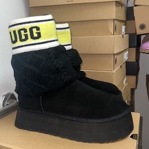 UGG CLASSIC SWEATER LETTER TALL